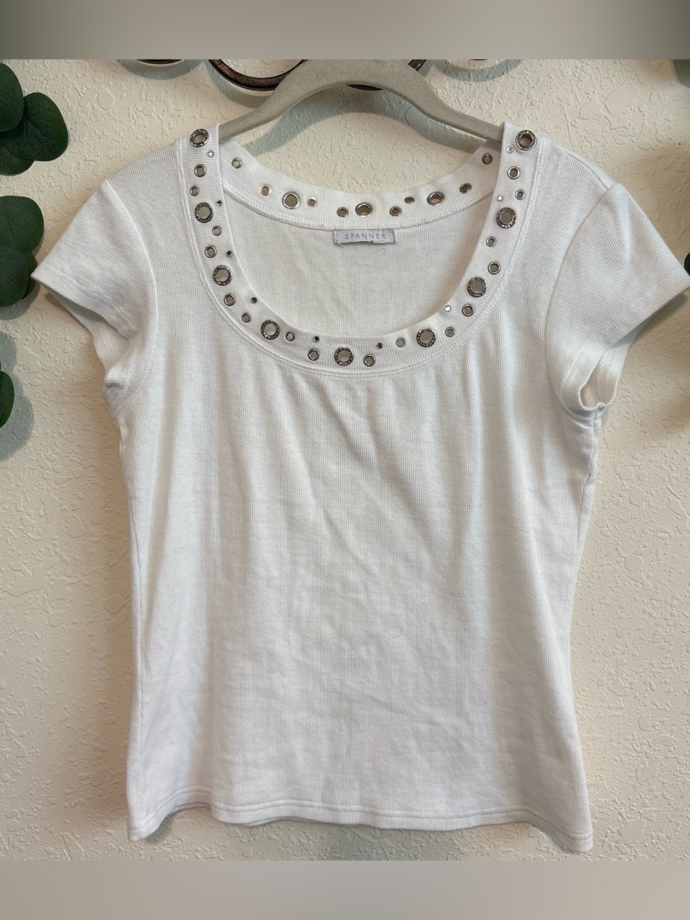 Y2K White Grommet Studded Rhinestone Baby-Tee 💕